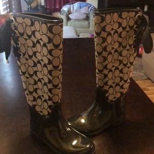 Coach high rain boots size 5 pre owned